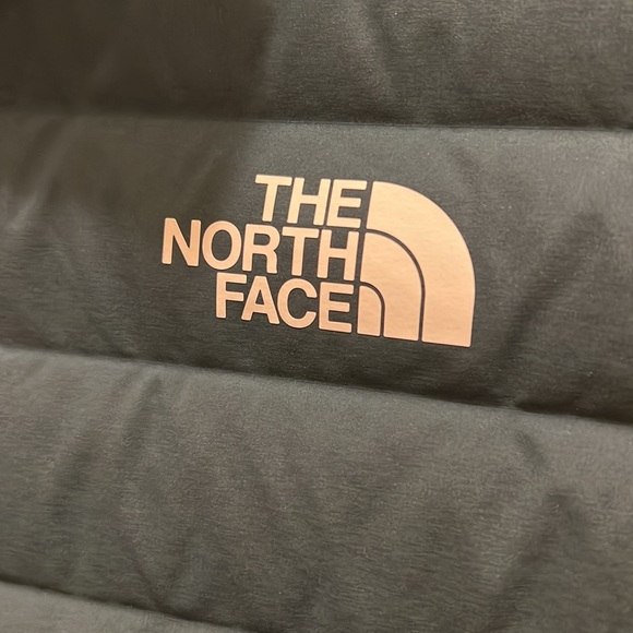 The North Face Women plus  jacket - Picture 6 of 10